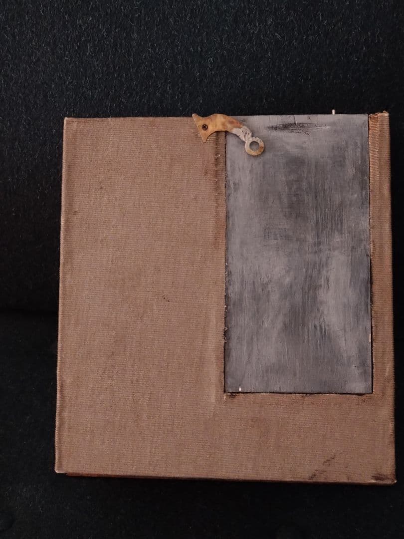 はいいろオオカミ+ 花屋西別府商店