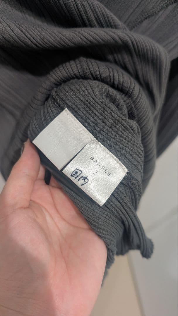 トップス Ribbed Organic Cotton Long Sleeve Top