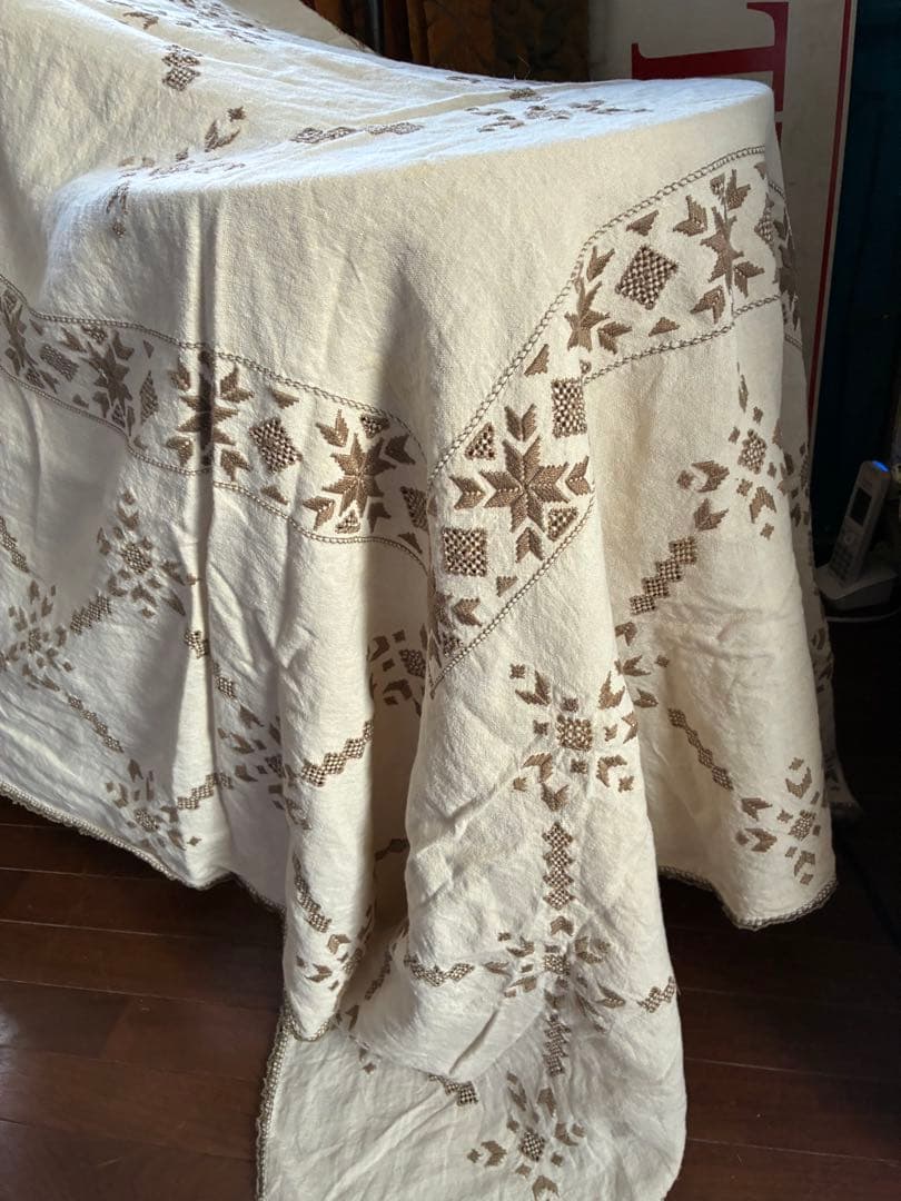フランス　アンティーク　大判カバー　テーブル　ベッド　カバー　クロス　刺繍　B