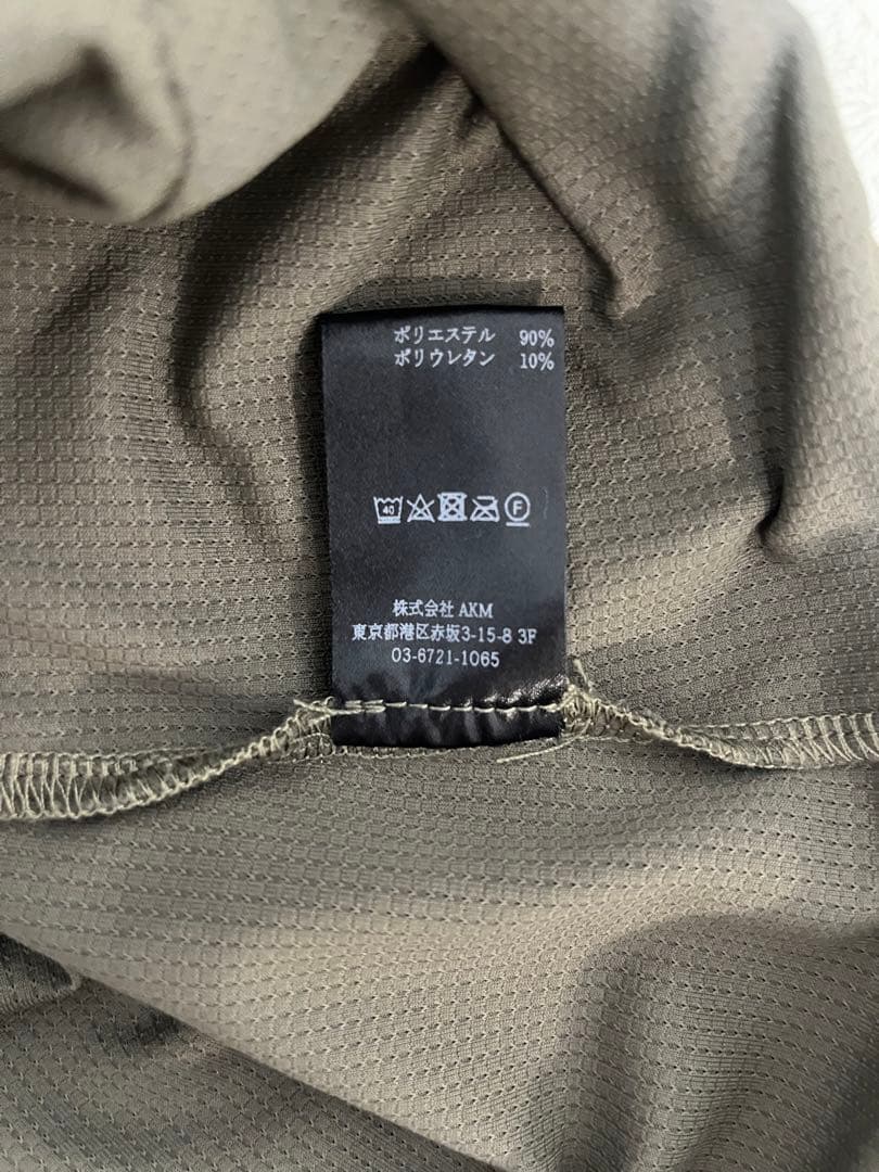 【美品】値下可能1PIU1UGUALE3 GOLFウノピュウゴルフ　モックネック