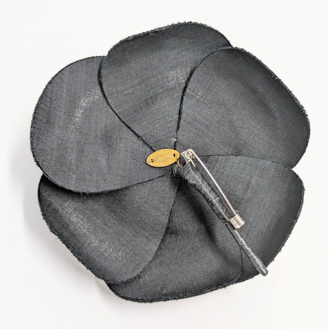 CHANELシャネル カメリアブローチ　ブラック　ゴールドプレート