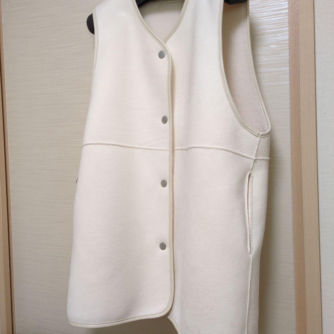 新品　BEAUTY＆YOUTH ボア・フェイクムートンリバーシブルベスト