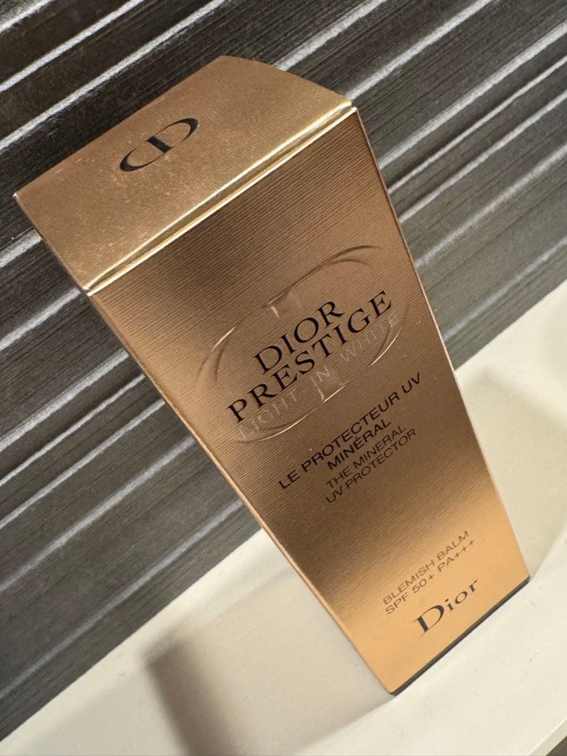 ディオール プレステージ ホワイトル プロテクター UVミネラル