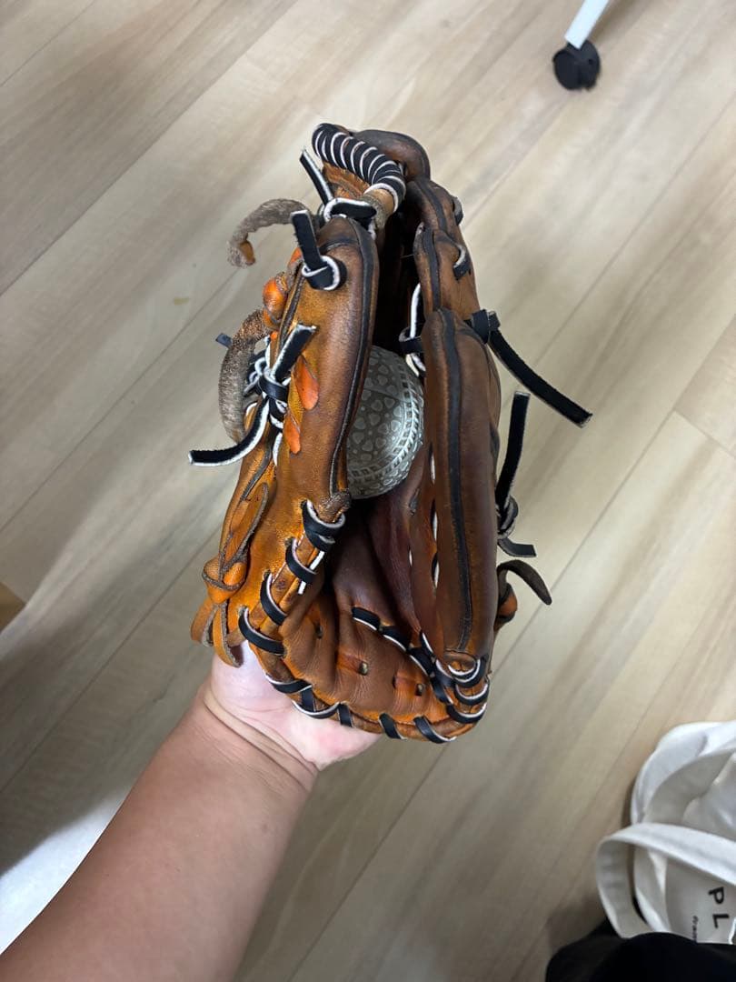 アンダーアーマー 硬式野球グローブ ・グラブ袋付き