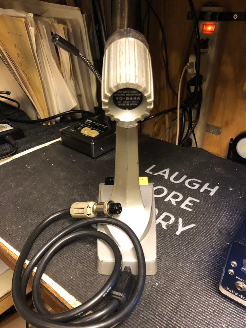 スタンドマイクとカツミコンプレッサーMC-902