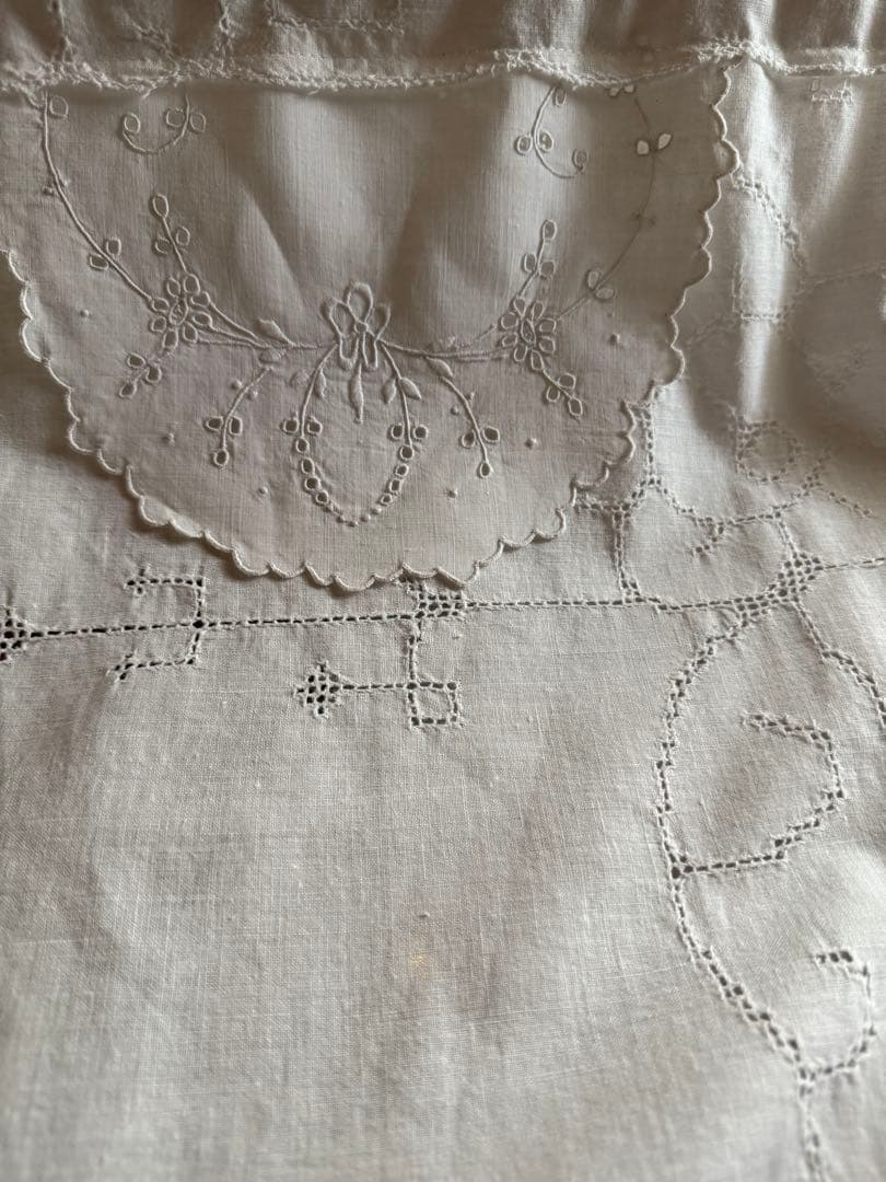 フランスアンティークஐ⋆*刺繍カーテンドイリー付き