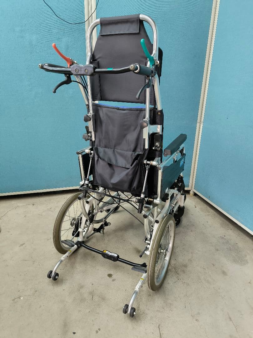 ミキ　リクライニング&ティルト式 介助用車いす BAL-12ノーパンクタイヤ仕様