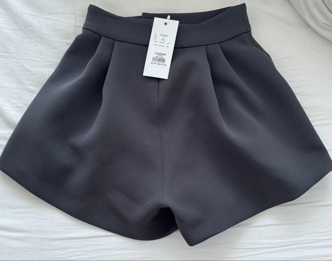 Sheller シェリエ サイドヘムショートパンツ