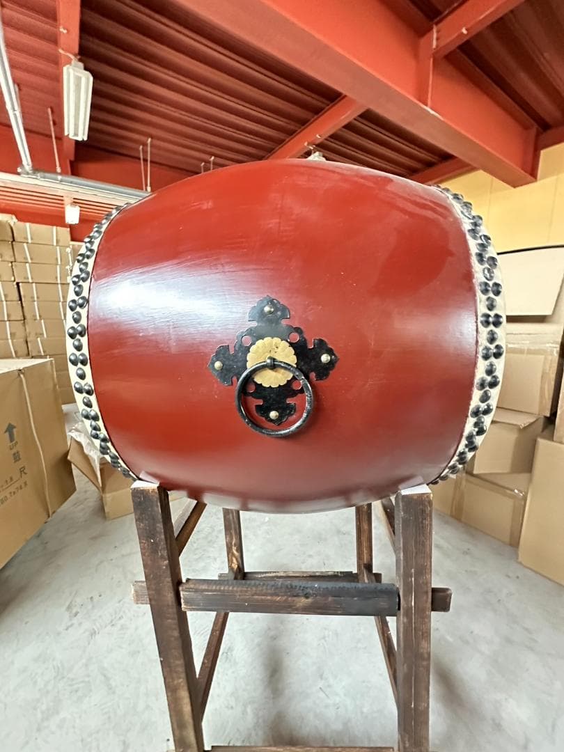 jun09　牛革　和太鼓 1.8尺強・バチ付き・台付き　　祭り ①