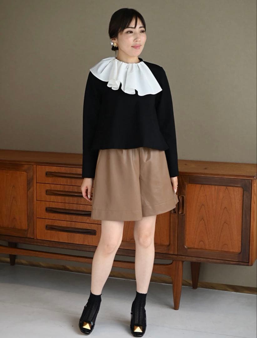 trefle+1 レザーライクショートパンツ