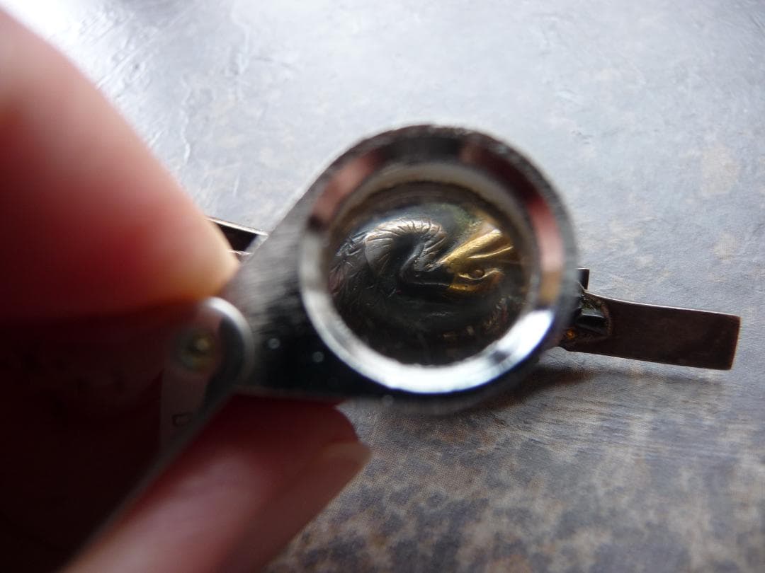 金工銅地鍍金鶴松図片目貫　ネクタイ装飾