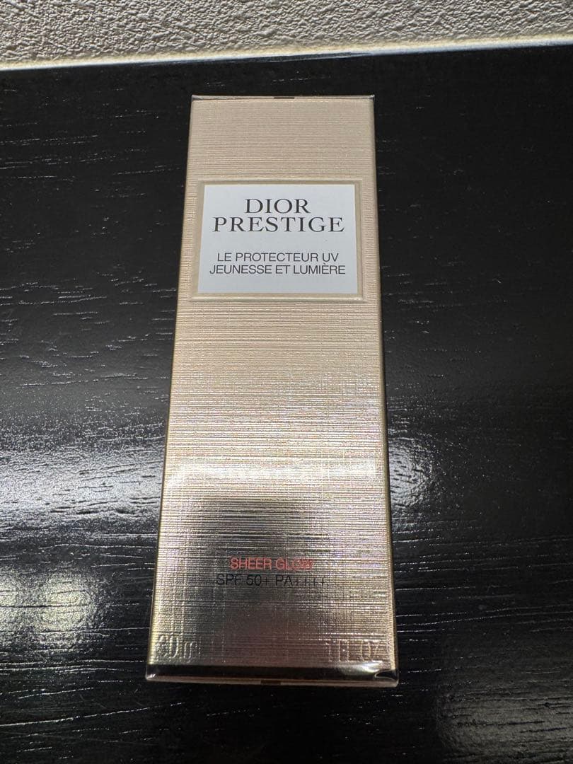 ディオール プレステージ ホワイト ル プロテクターUVルミエール シアーグロー