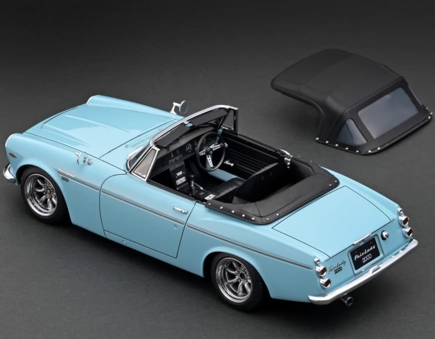 ミニカー 1/18 DATSUN Fairlady2000 SR311 LightBlue