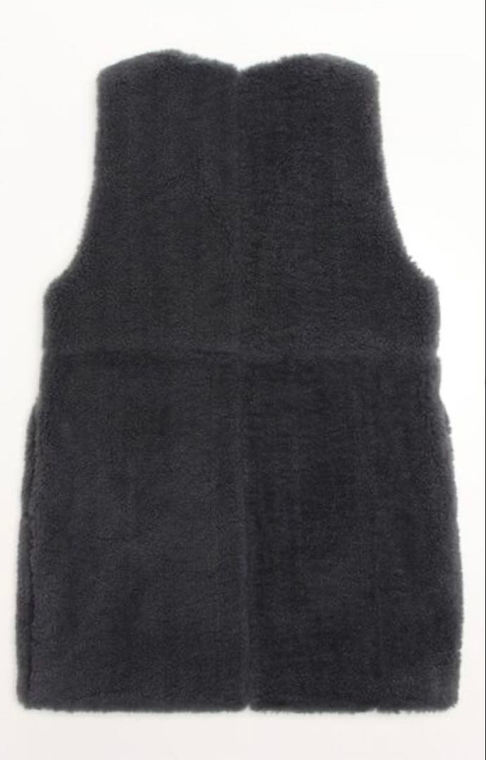 three dots フェイクファー ベスト