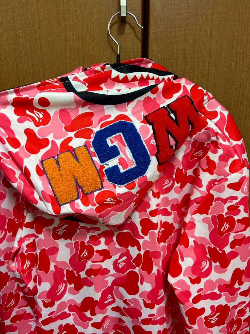 エイプ　ピンク迷彩パーカー