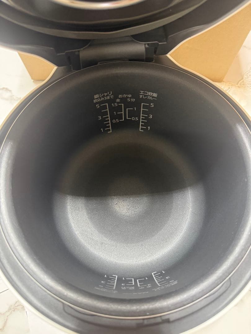 Panasonic SR-NB102圧力IH炊飯器5.5合ホワイト2022年製