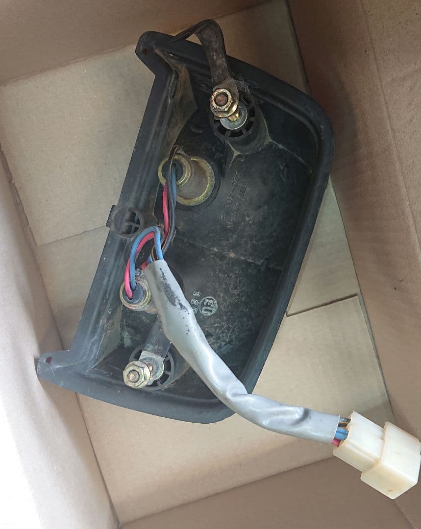 純正廃盤 ゼファー400 テールランプ ブレーキランプ