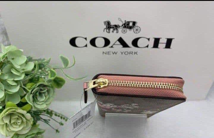 新品未使用コーチ長財布シグネチャーロングジップフローラル柄レディース送料無料