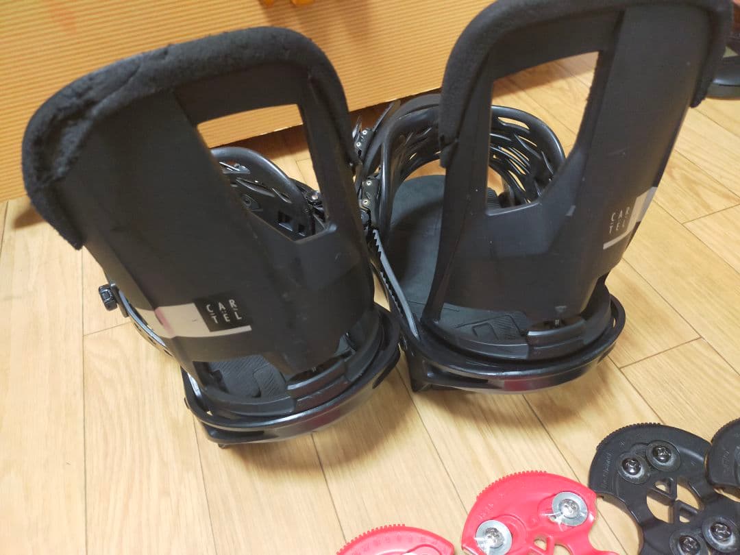 Burton Cartelビンディング 4x4 the channel両対応