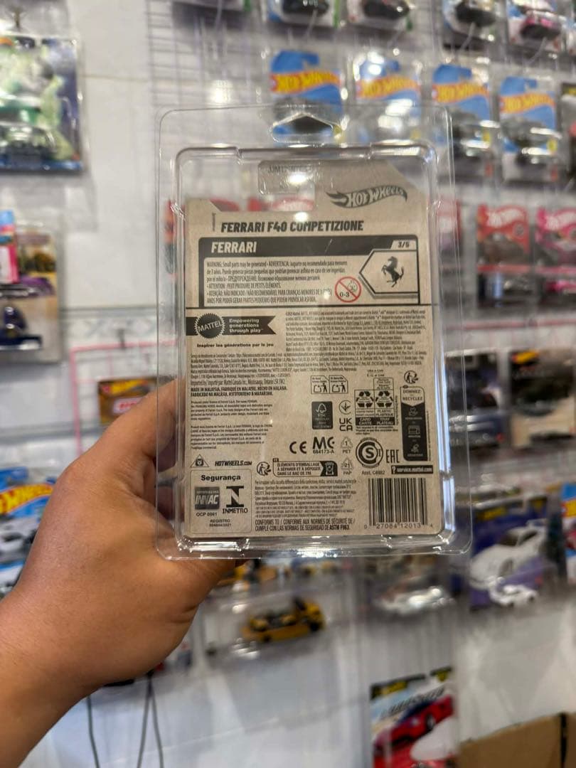 チ*カ様 ホットウィール　フェラーリ・F40 　 スーパートレジャーハント