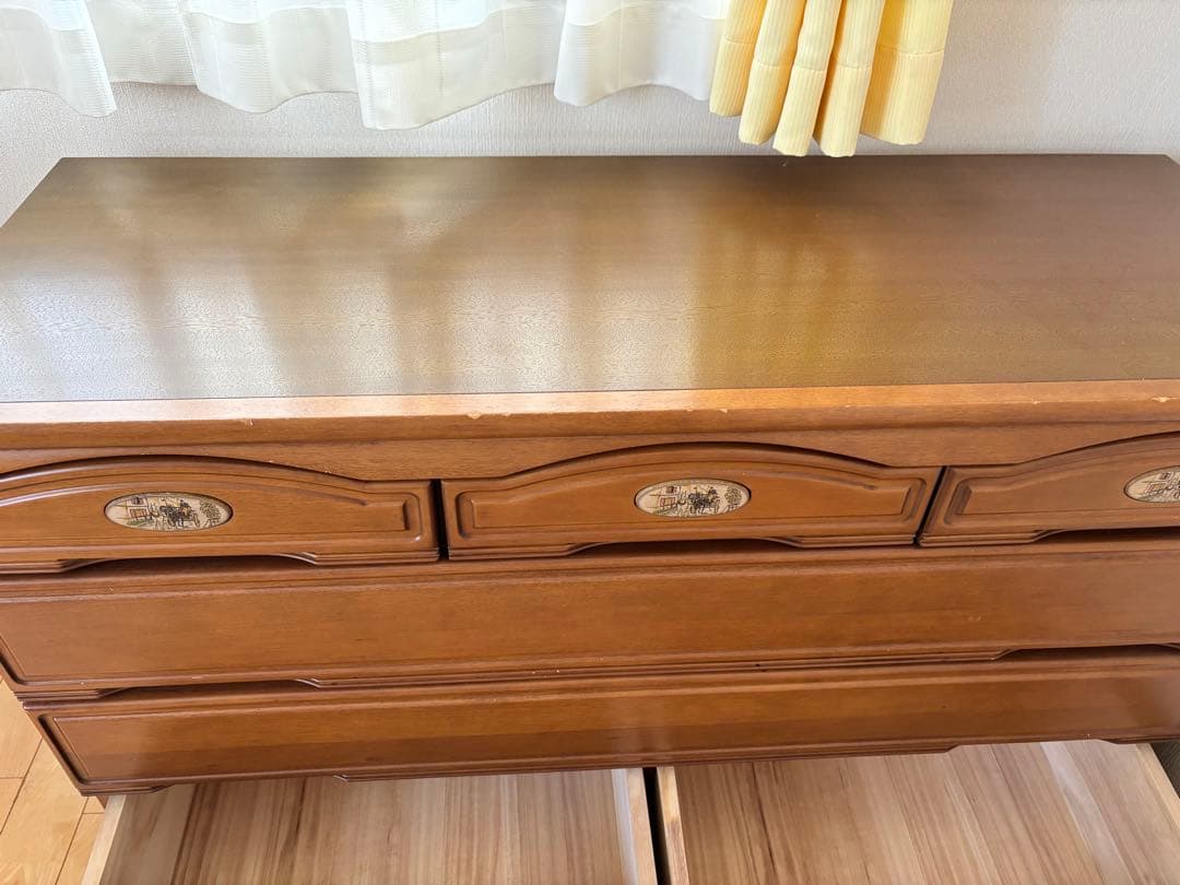 値下げされました！マドリッドローチェスト 天然木 アンティーク調