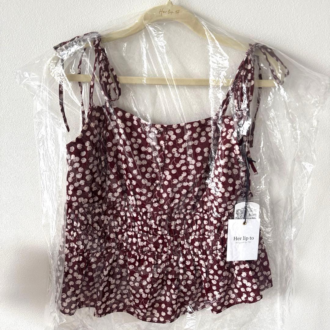 ♡新品タグ付♡Herlipto Cherry Pattern Strap Top