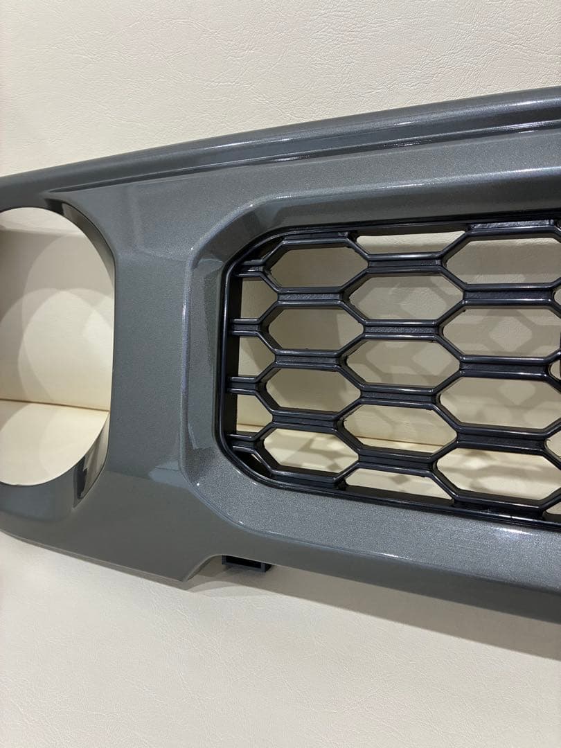 ジムニー　フロントグリル　グレー