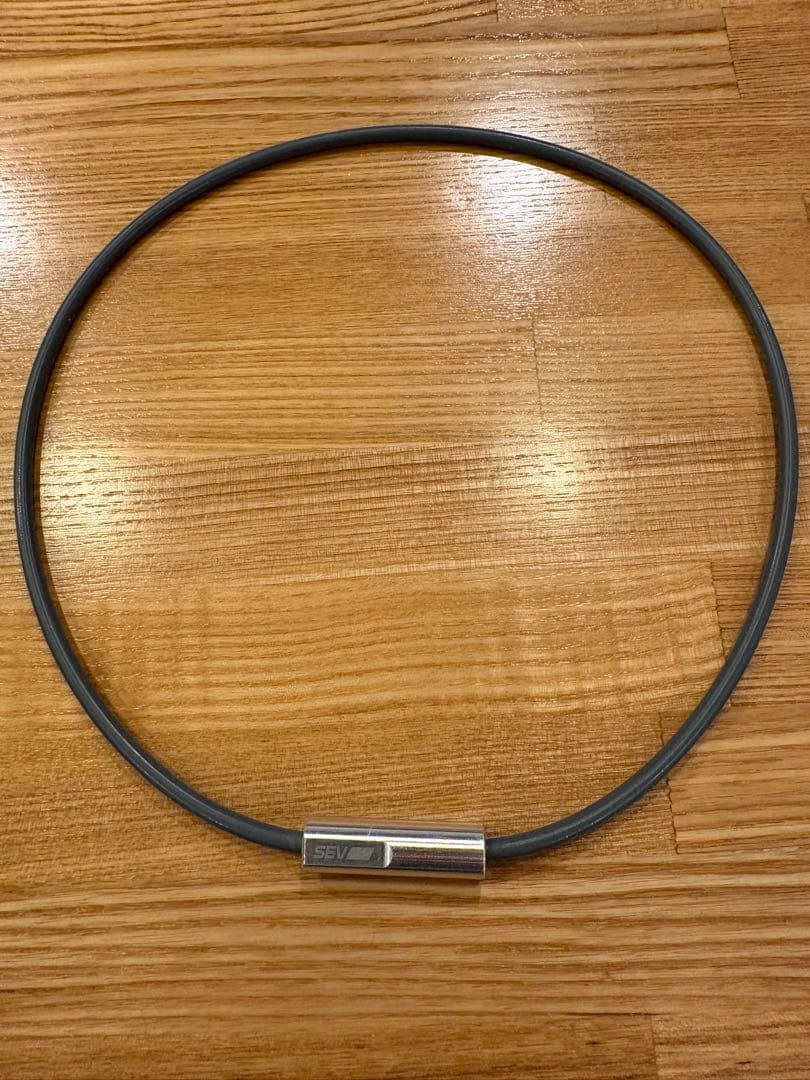 SEV Looper type M スポーツネックレス　健康ネックレス