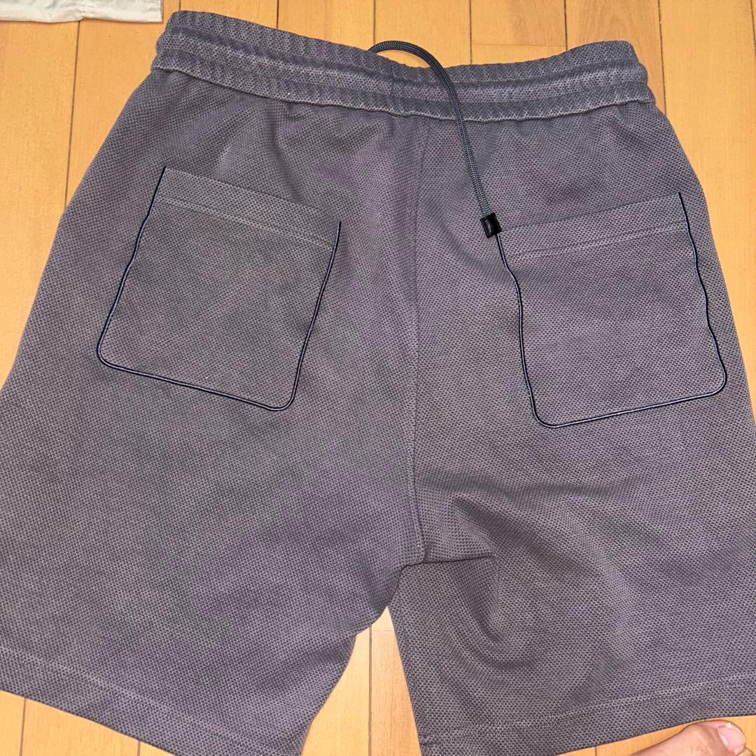 BRUNELLO CUCINELLI グレーショートパンツ