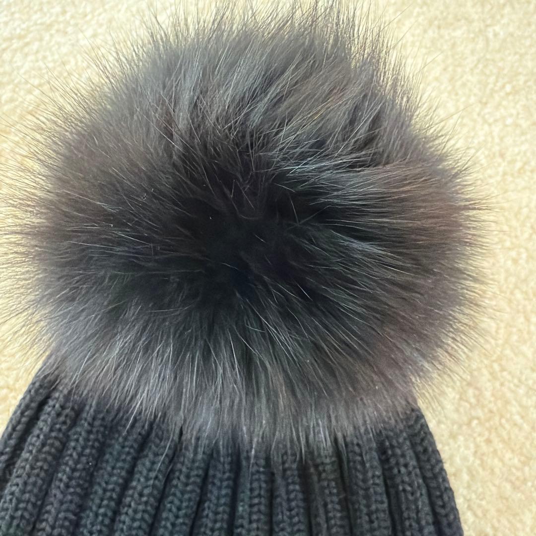 モンクレール　ブラック ニット帽 ポンポン付き