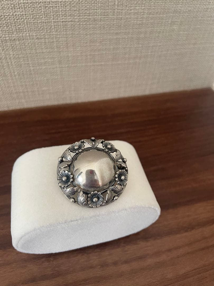 N . E . FROM ピン ブローチ ヴィンテージ　アンティーク