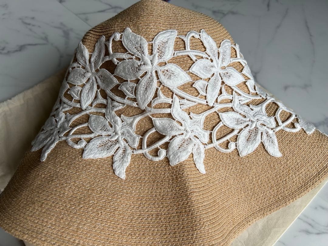 【美品】Athena New York 麦わら帽子 プルメリア　刺繍