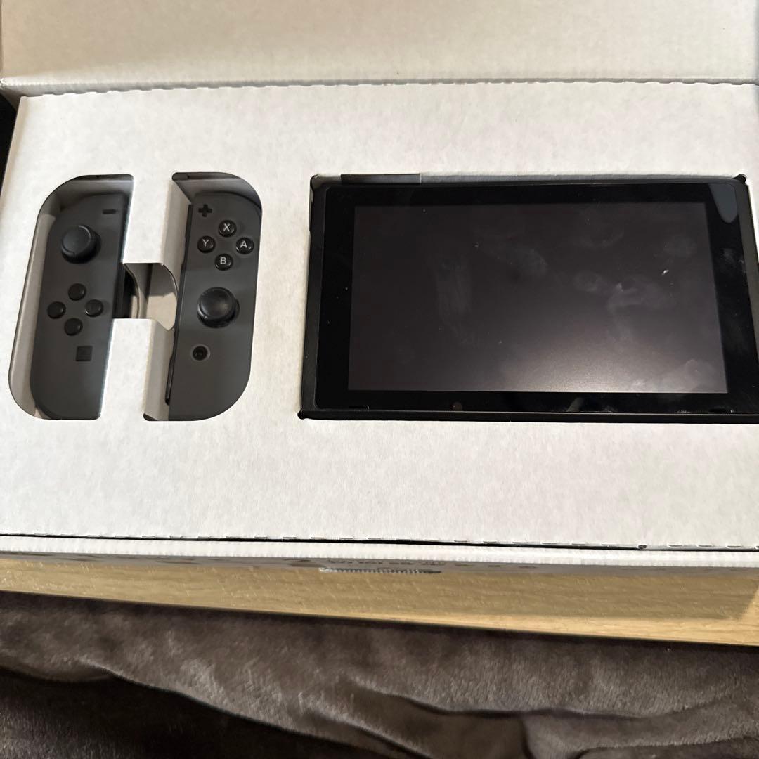 Nintendo Switch本体　付属品完備　ジョイコン4本