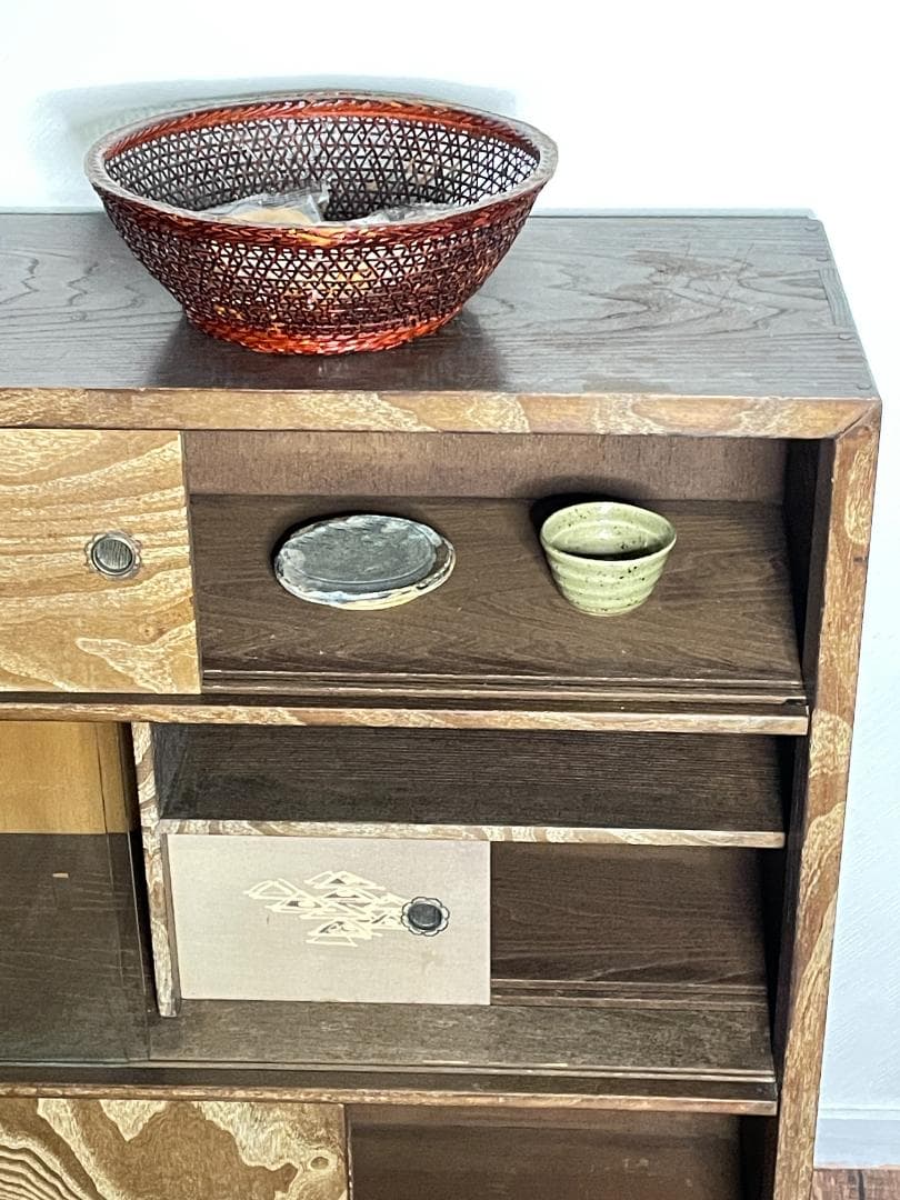 【昭和レトロ】茶ダンス｜収納棚｜ガラス戸付き｜キズあり｜木目調｜ヴィンテージ家具