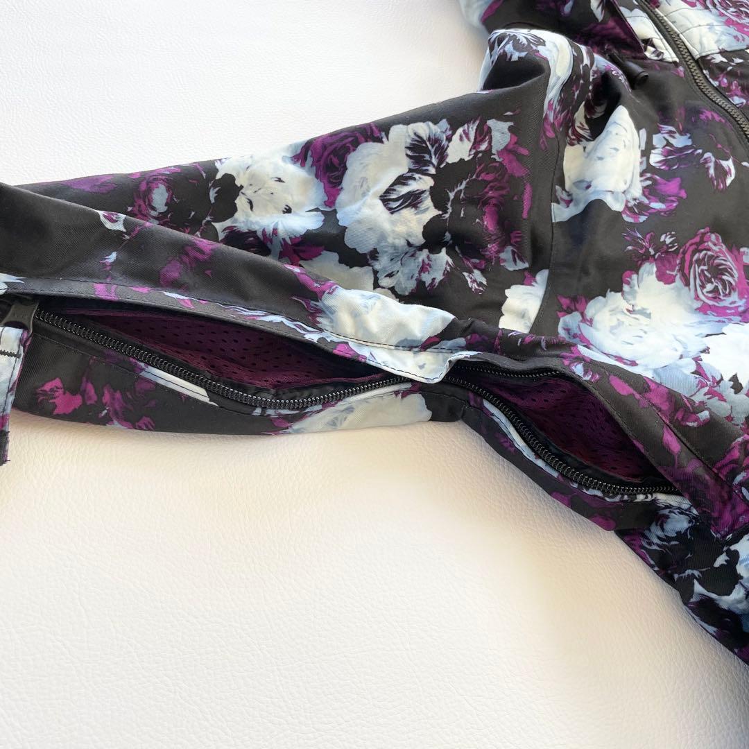 4440【新品タグ付き】ボルコム スノボウェア ジャケット 花柄 レディース 黒