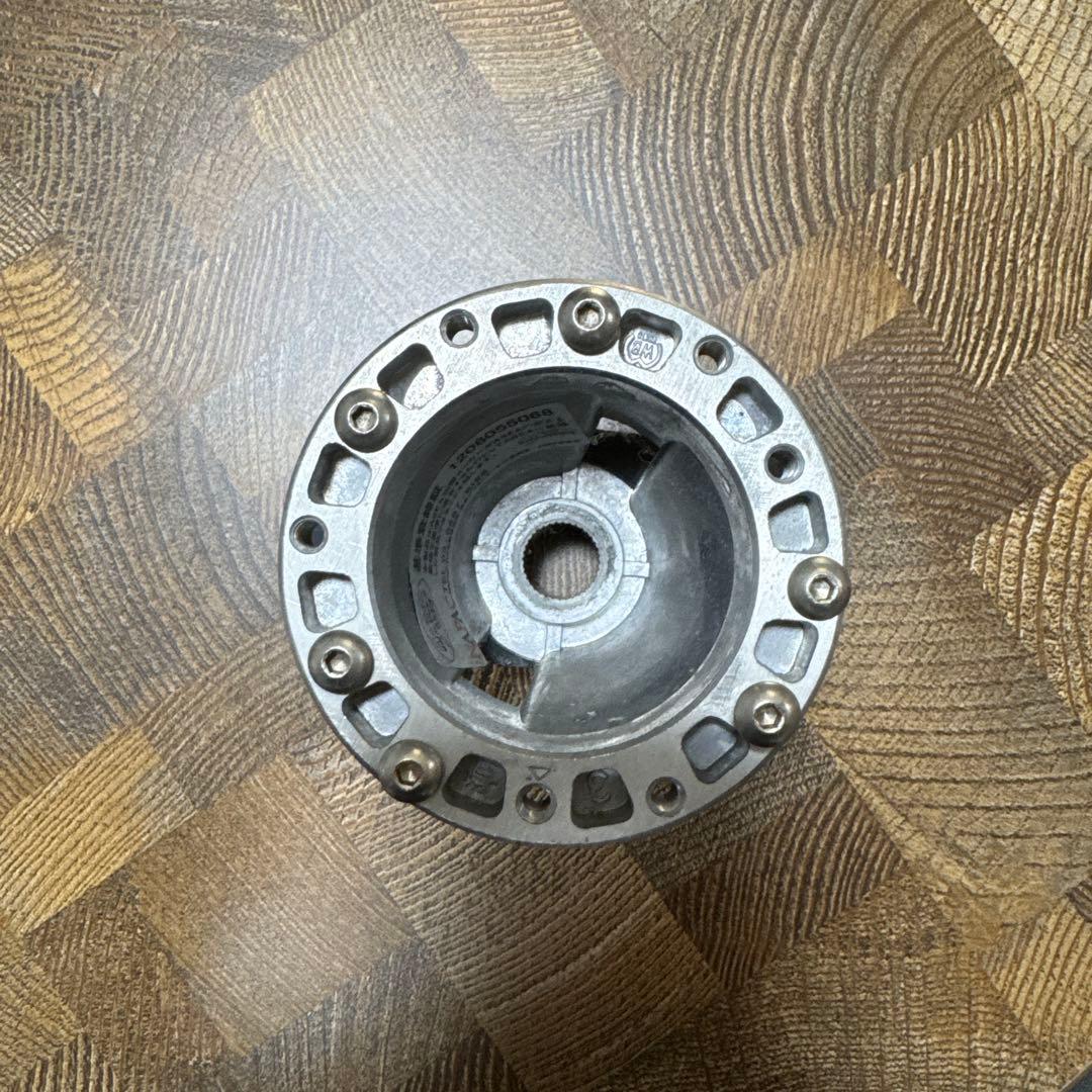 MOMO ステアリング ホーンボタン付き　シフトノブ　モモ