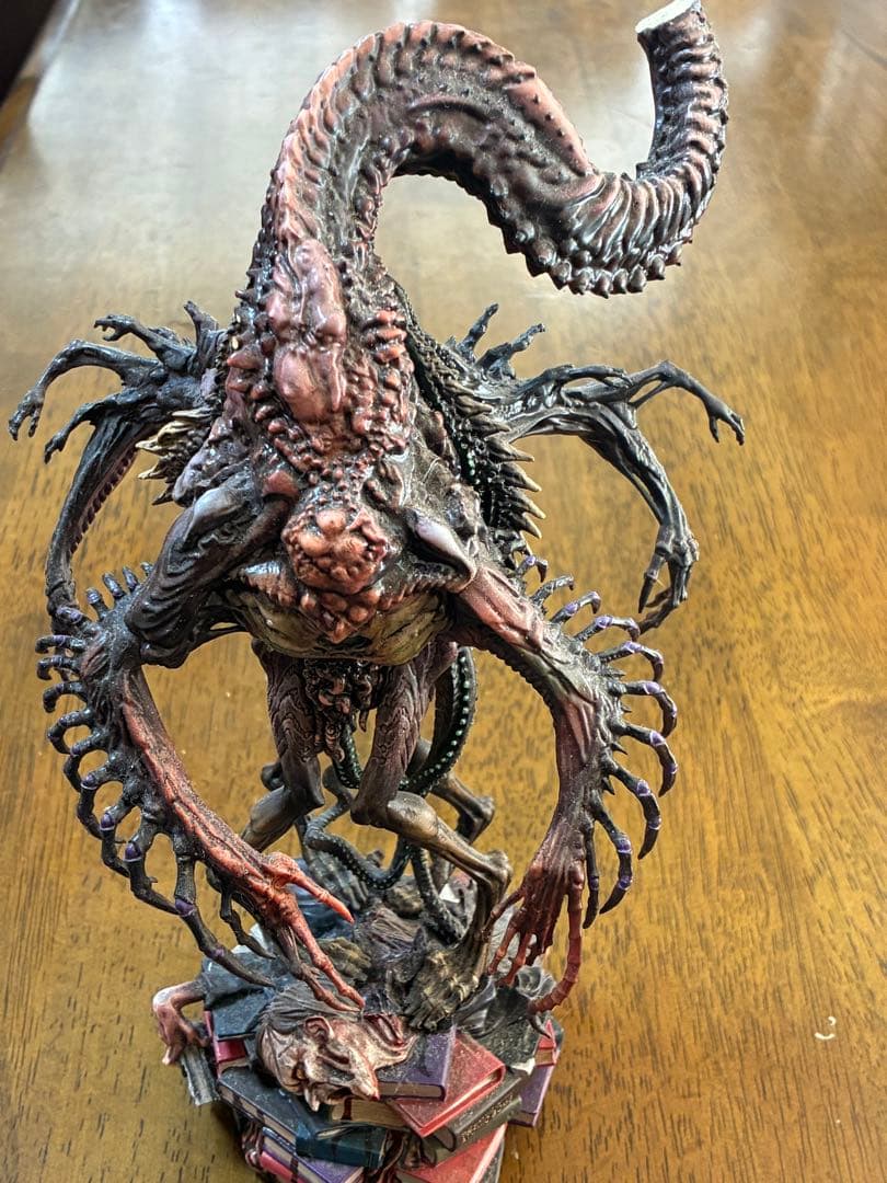 フィギュア　這い寄る混沌 ニャルラトホテプ スタチュー