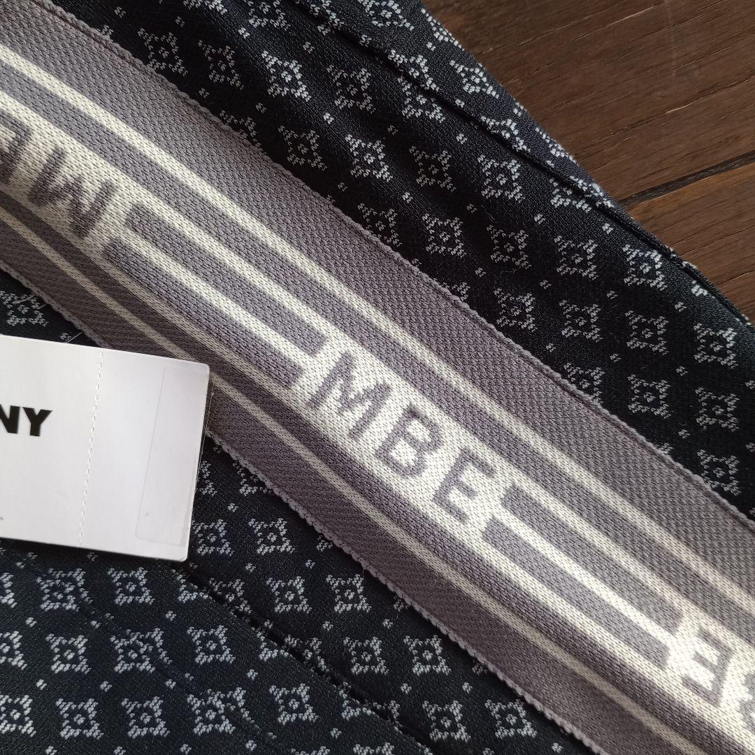 マスターバニー新品タグ付きサイズ４ジャガード生地サイドストライプ近年モデル