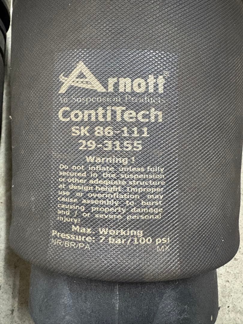 リンカーンナビゲーター　05’ 06' フロント　エアサス　左右セット　社外品