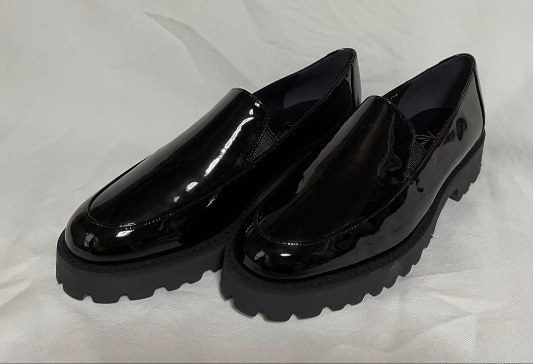 銀座かねまつ　新品未使用　ブラックエナメルローファー