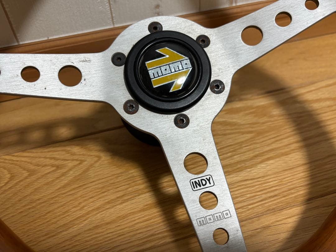 MOMO製INDY ステアリング ウッド
