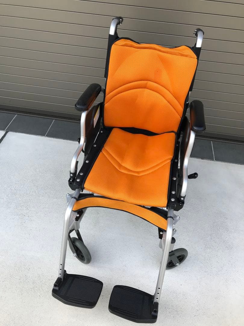 車椅子　ケアテックジャパン　折りたたみ