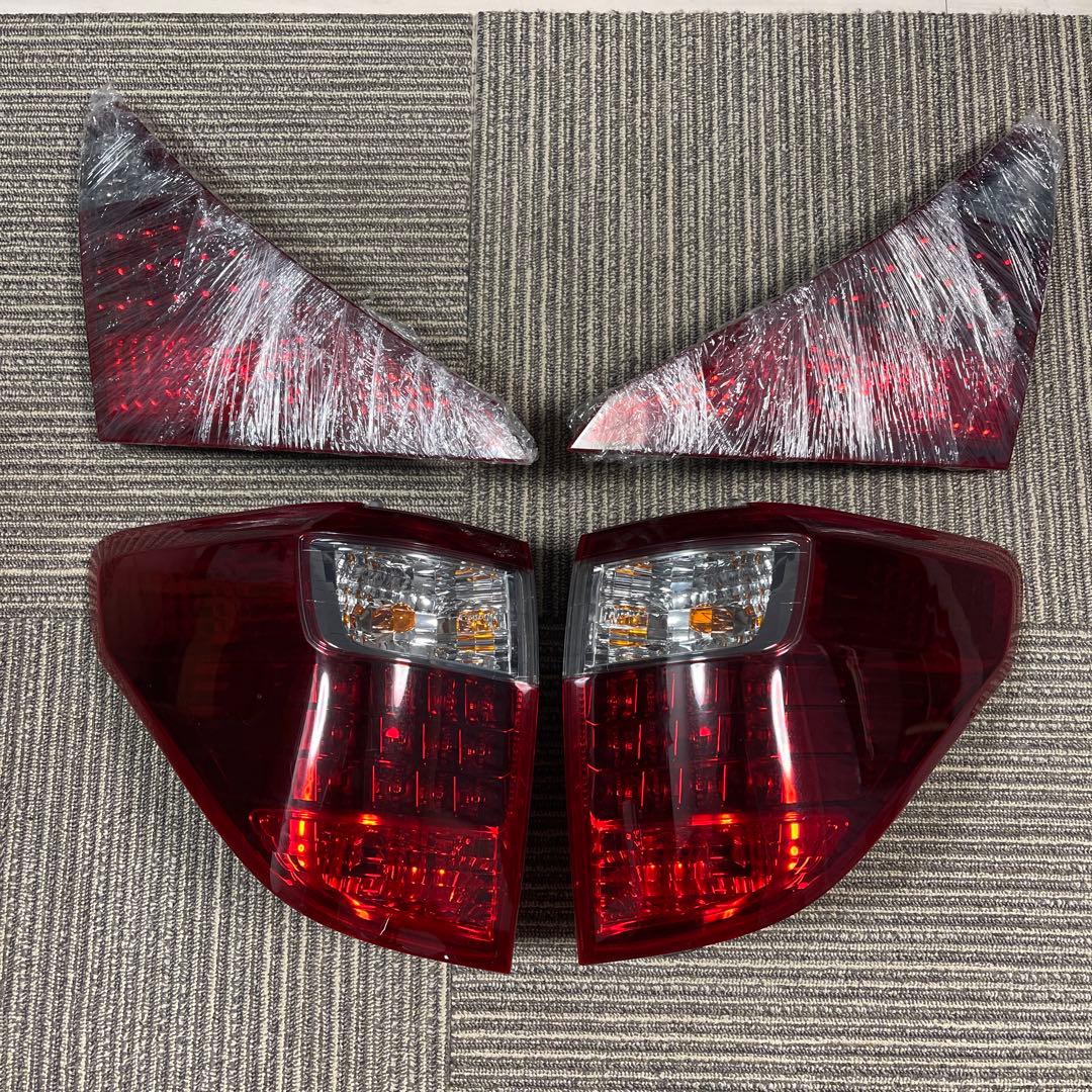 トヨタアルファード20純正テールランプ(中古)