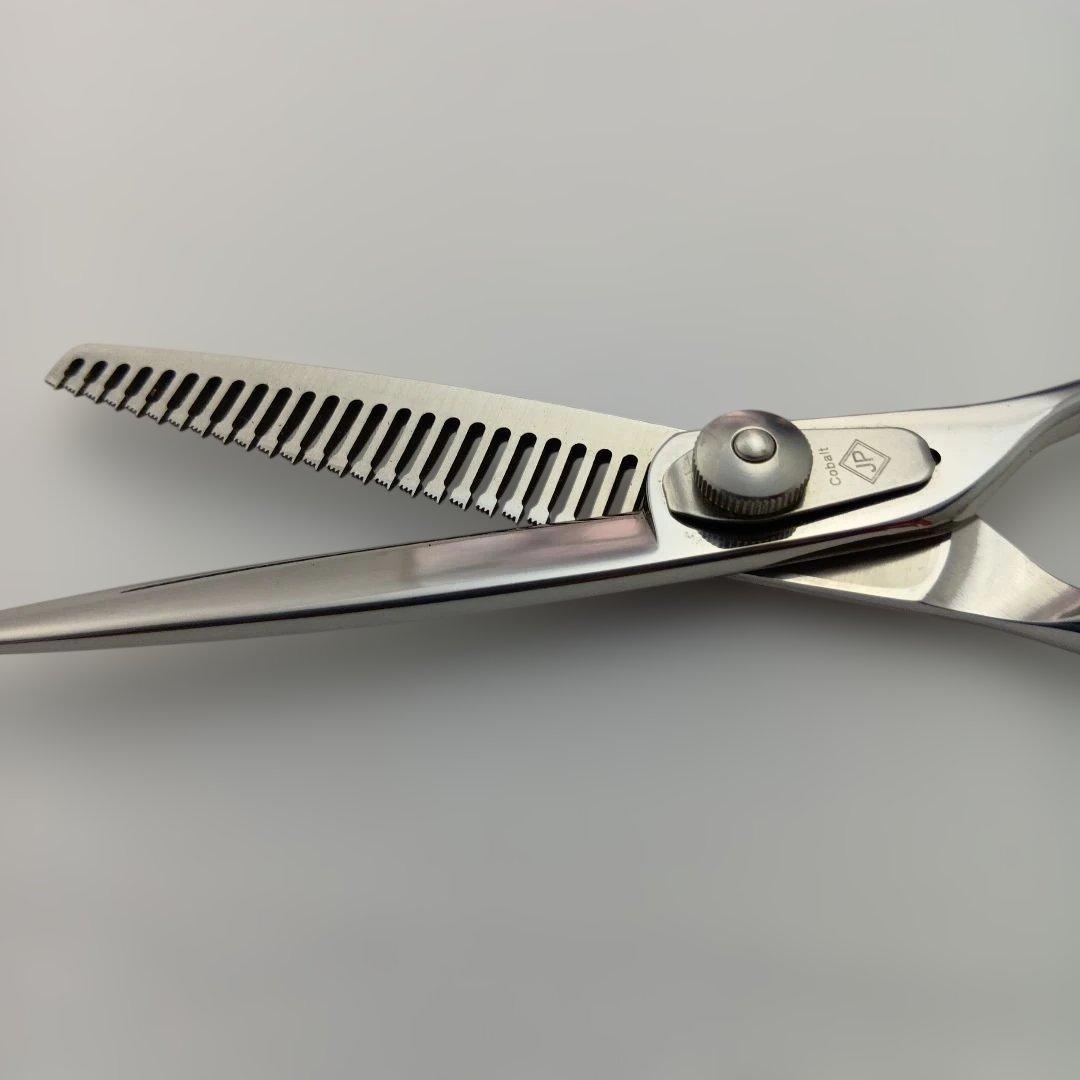 珍品特価！コバルト合金セニングシザー櫛刃3段　スキ率50% メーカーJPブランド