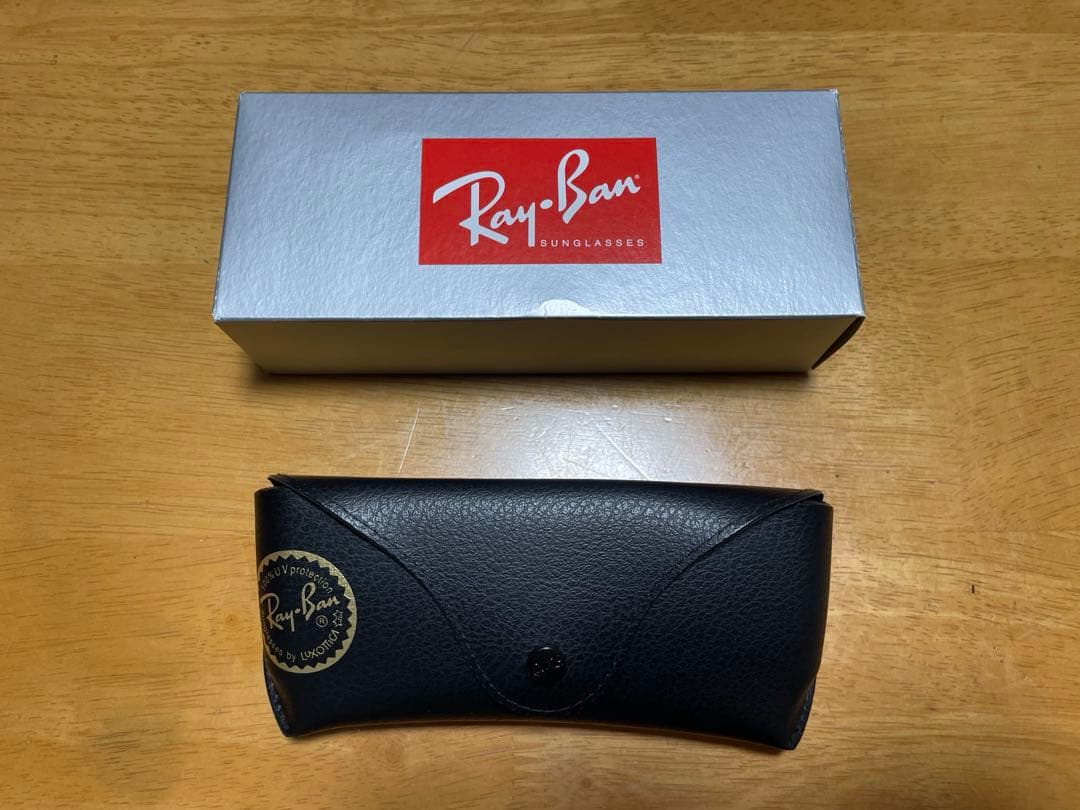 ほぼ新品未使用品RayBan サングラス正規品RB2132F 901 3F