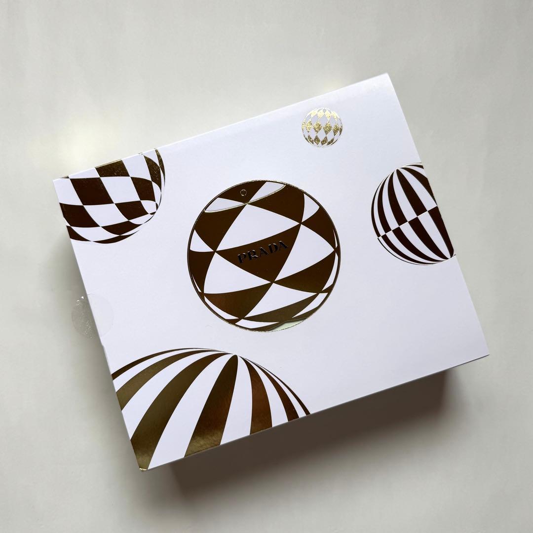 PRADA プラダビューティー　ホリデー限定コフレ　新品　ショッパー付