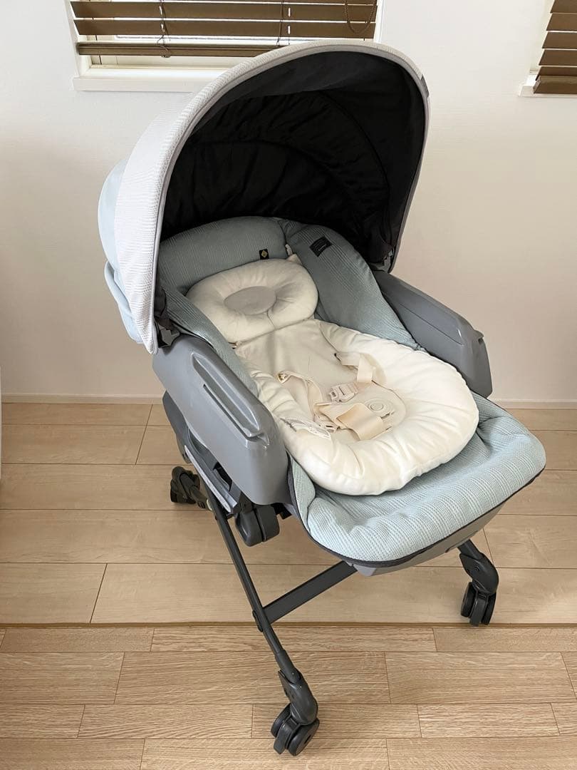 コンビ　ホワイトレーベル　ネムリラAUTOSWING long スリープシェル