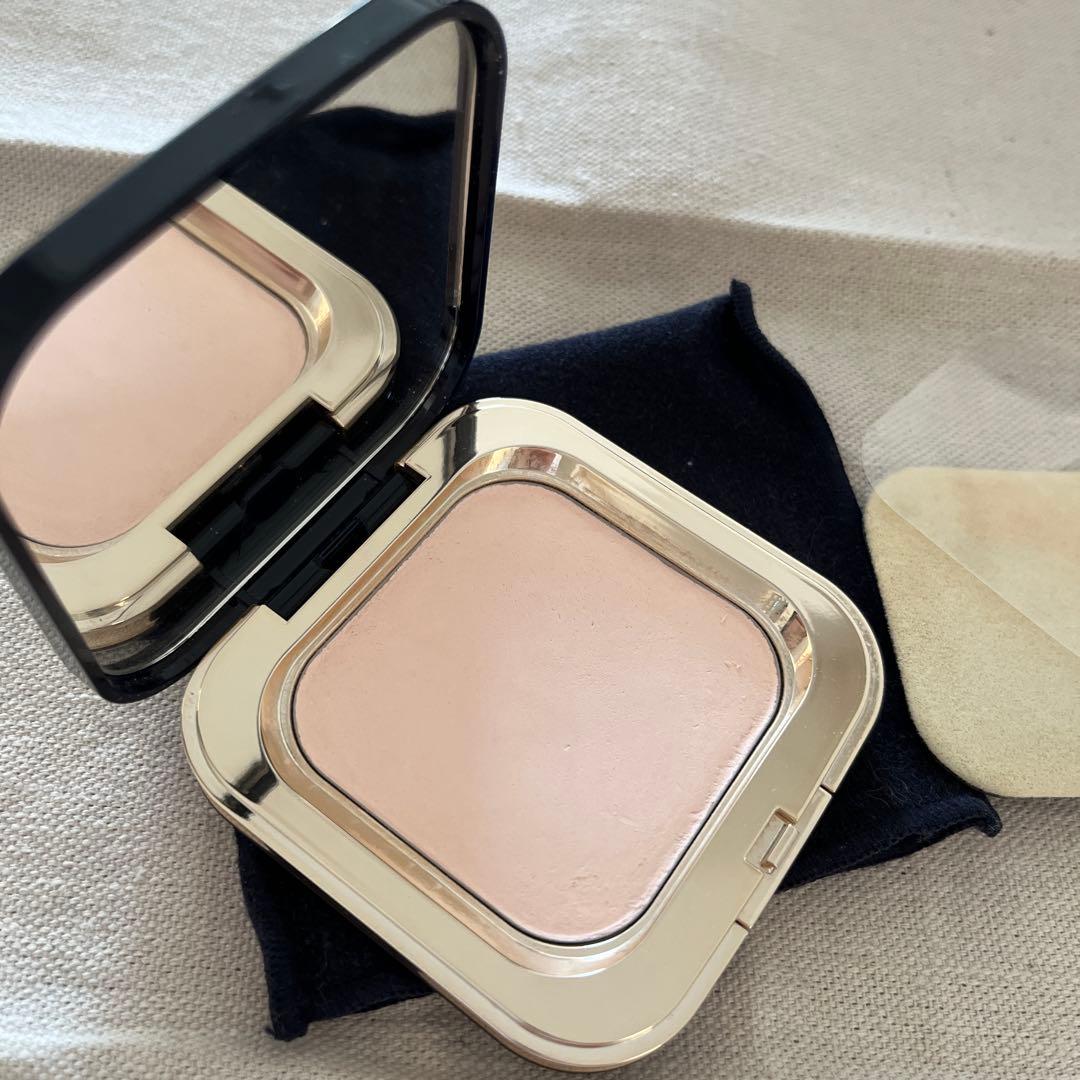 クレドポー プードルコンパクト エサンシエル　n