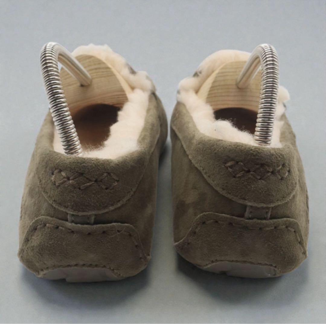 新品同様　UGG モカシン　アンスレー　Ansley カーキ