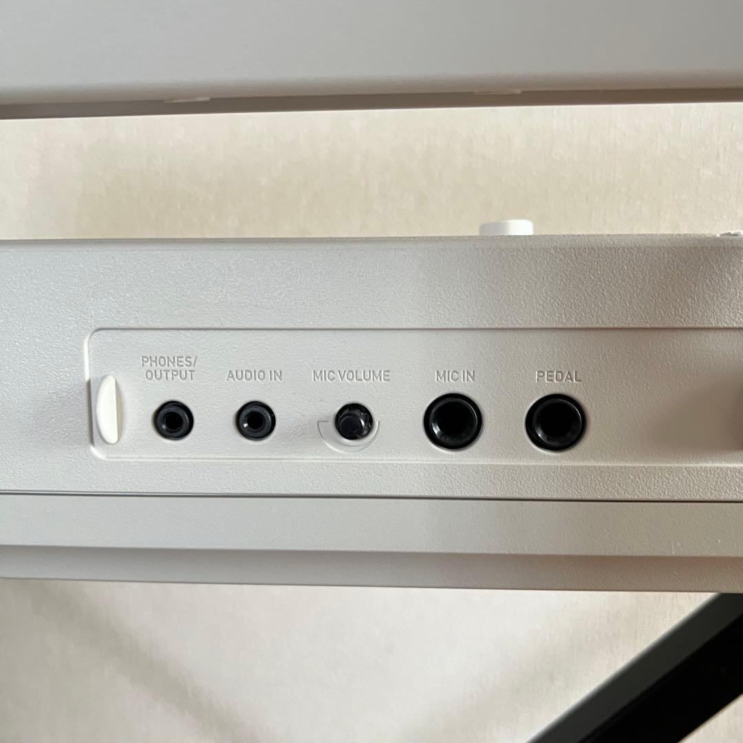 【送料無料】カシオ(CASIO)光ナビゲーション電子キーボード LK-520